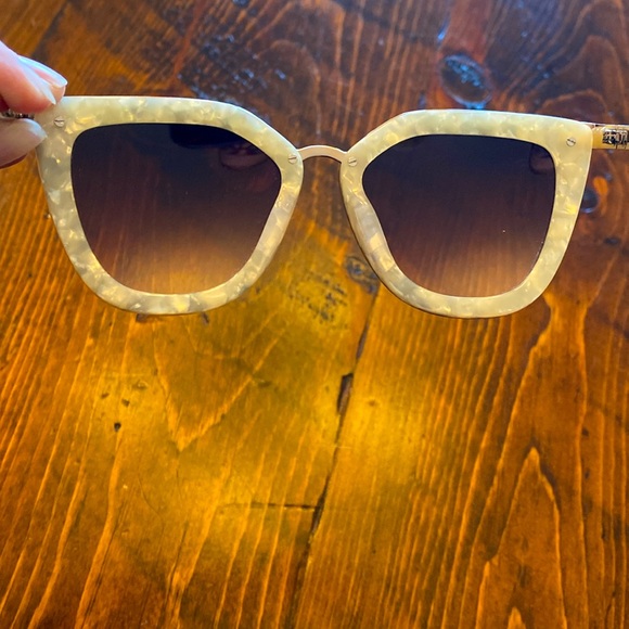 NWOT Sojos Sunglasses - Picture 4 of 6